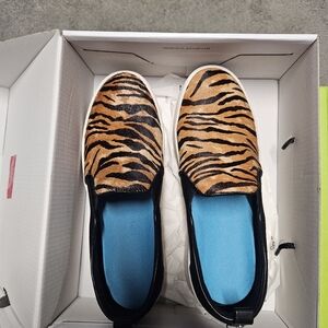 Animal Print Slip-On Shoes